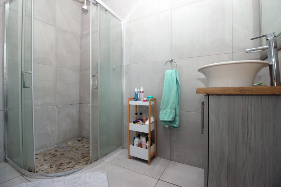 2 Bedroom Property for Sale in Elsies River Western Cape